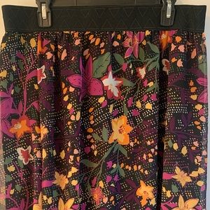 LuLaRoe Elastic Waist Black Floral Skirt. 2XL